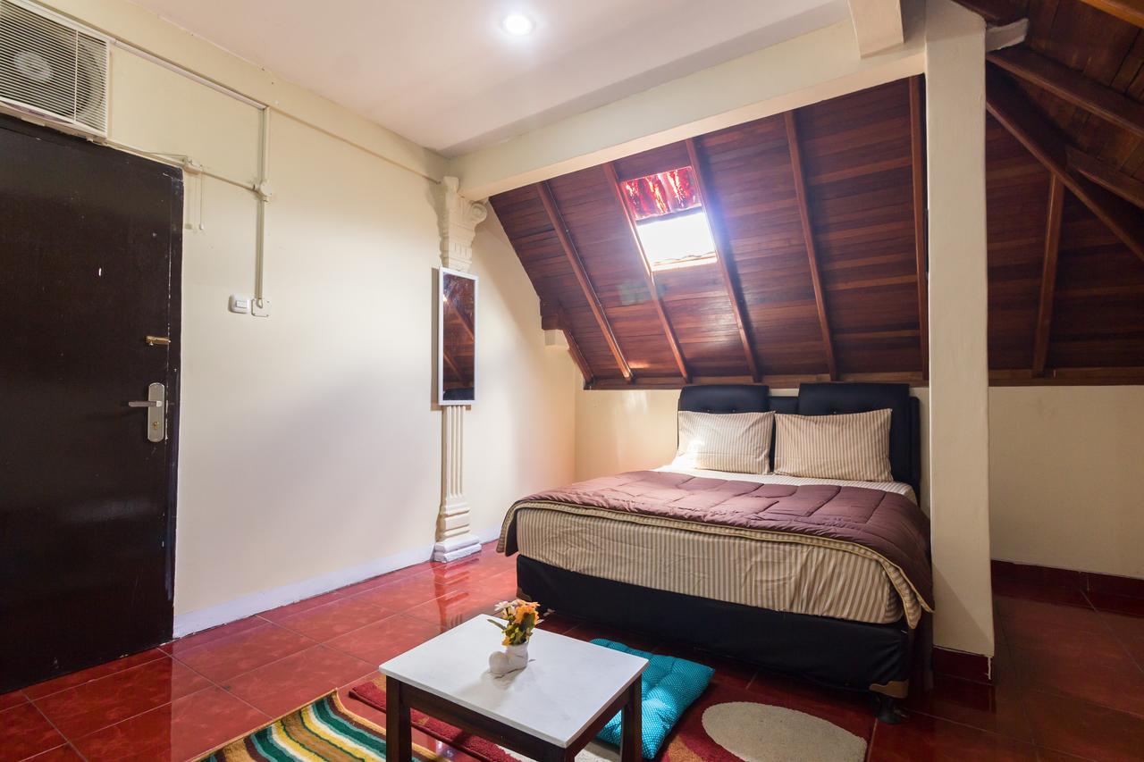 Pele Guesthouse Bandung Exterior foto